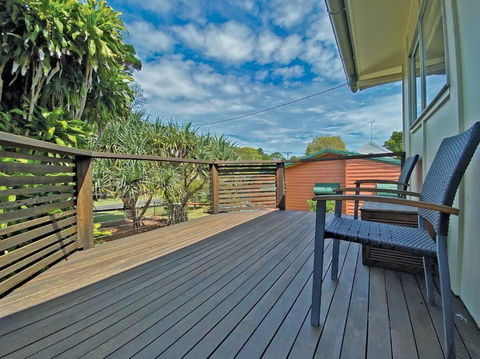 FLINDERS BEACHHOUSE - Whitsundays Accommodation 1