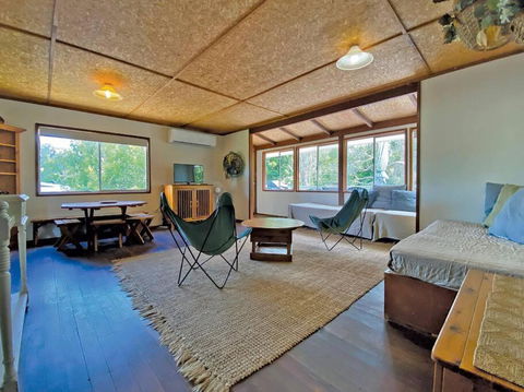 FLINDERS BEACHHOUSE - Whitsundays Accommodation 2