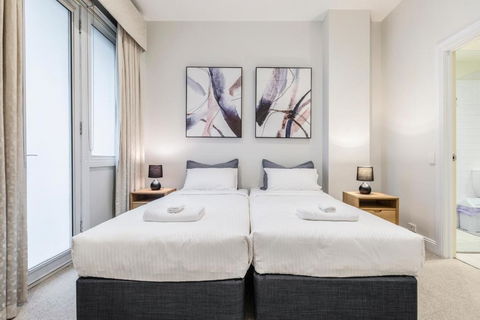 Fabulous Collins Street Luxury 2 BR Apartment - Whitsundays Accommodation 2