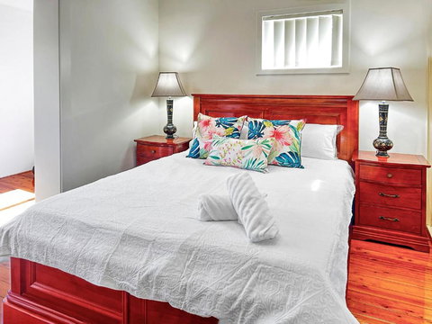 Family Retreat House 3 Bdrm With Parking Netflix Close To Train - Whitsundays Accommodation 0