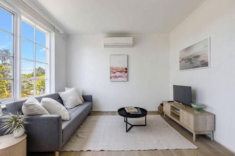 Golden Alma - A Radiant Escape Between City & Sand - Whitsundays Accommodation 1