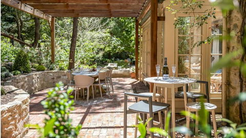 FROGWELL HOLLOW Immerse Into An Idyllic Fairytale - Whitsundays Accommodation 3