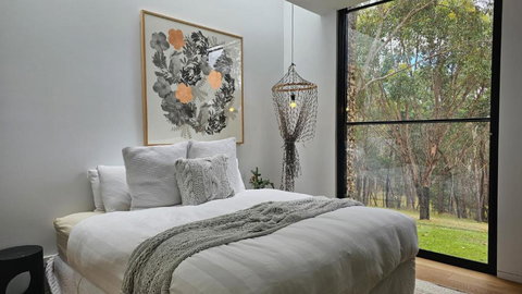 Gabion Hill House Glenlyon - Whitsundays Accommodation 2