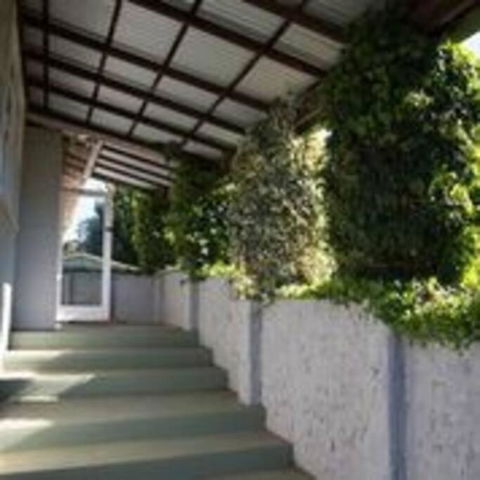 Gallery House Dwellingup - Whitsundays Accommodation 4