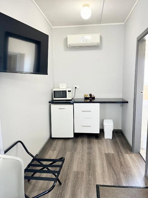 Gilgandra Motel - Whitsundays Accommodation 2