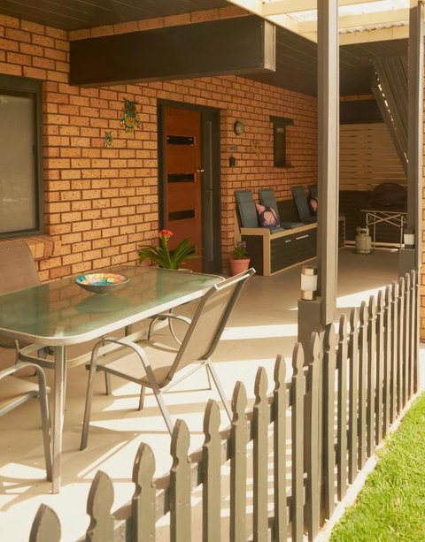 GOLDFIELDS STUDIO APARTMENT, Beaconsfield - Fully Self-contained, Air-conditioning - Whitsundays Accommodation 1