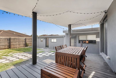 Gorgeous 3-Bed House With Spacious Shared Backyard - Whitsundays Accommodation 4