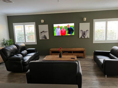 Garrison Cottage - Whitsundays Accommodation 2