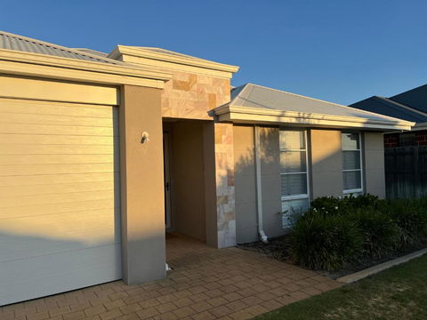 Garrison Cottage - Whitsundays Accommodation 1