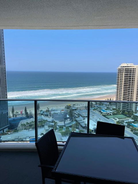 H Luxury Apartment At Surfers Paradise High Floor - Whitsundays Accommodation 3