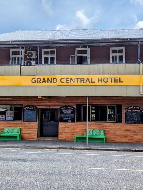 GRAND CENTRAL HOTEL PROSERPINE - Whitsundays Accommodation 2