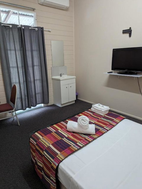 GRAND CENTRAL HOTEL PROSERPINE - Whitsundays Accommodation 3