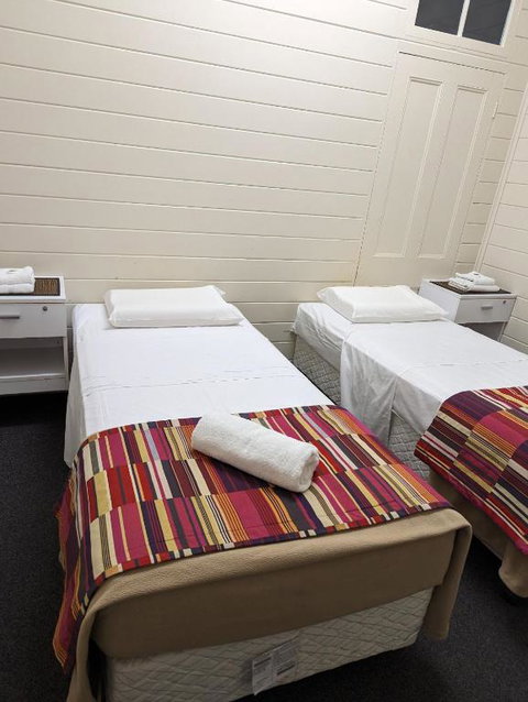 GRAND CENTRAL HOTEL PROSERPINE - Whitsundays Accommodation 4