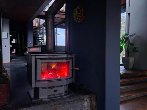 Grand Designs Eco Bush Retreat - Whitsundays Accommodation 2