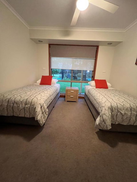 Greenways Holiday Units - Whitsundays Accommodation 3