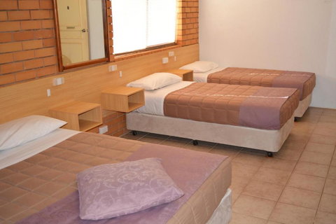 Grong Grong Motor Inn - Whitsundays Accommodation 3