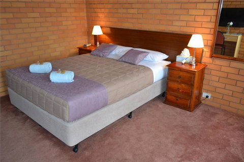 Grong Grong Motor Inn - Whitsundays Accommodation 1