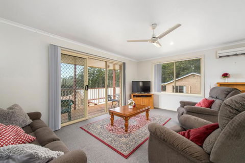 H1211 Mission Terrace Lakewood Heights Estate - Whitsundays Accommodation 0