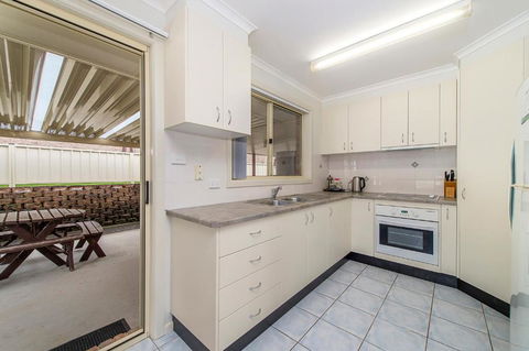 H1211 Mission Terrace Lakewood Heights Estate - Whitsundays Accommodation 4