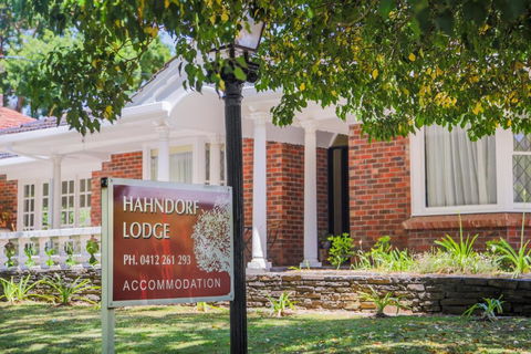 Hahndorf Lodge Pioneer Suite - Main Street Hahndorf On Site Secure Parking - Whitsundays Accommodation 0