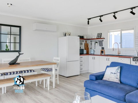 Hamptons Style Beachside Retreat With Ocean Views! - Whitsundays Accommodation 3