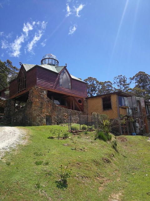 Happy Nest - Whitsundays Accommodation 0