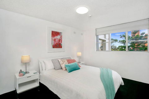 HARIS - Modern 2BR Apartment With Views - Whitsundays Accommodation 2
