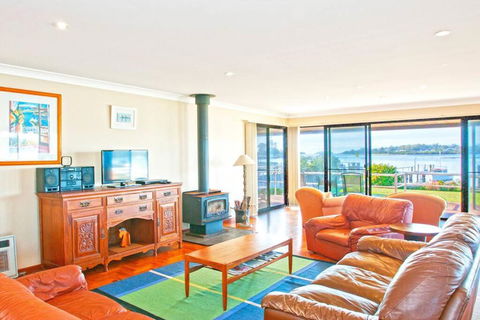 HAIS18G - Riverside Delight - Whitsundays Accommodation 0