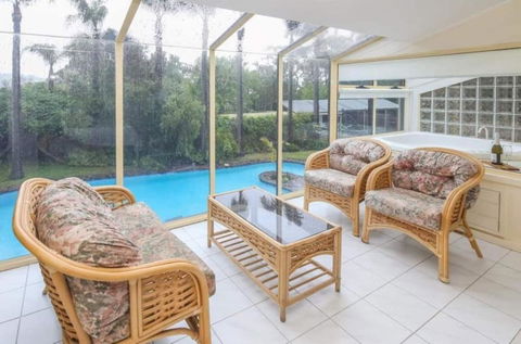 Hawthorndene Masterpiece Squash Court Pool - Whitsundays Accommodation 3