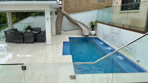 HEATed Pool, Lake & Beach, Luxury 5 B/R House - Whitsundays Accommodation 2