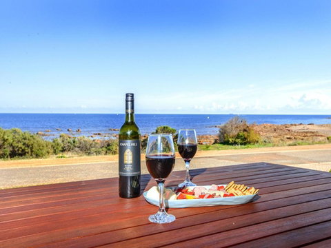 High Tide - Beachfront Pet-friendly - Whitsundays Accommodation 3