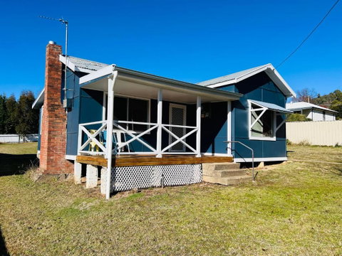 Hillview Farms Town Cottage - Whitsundays Accommodation 0