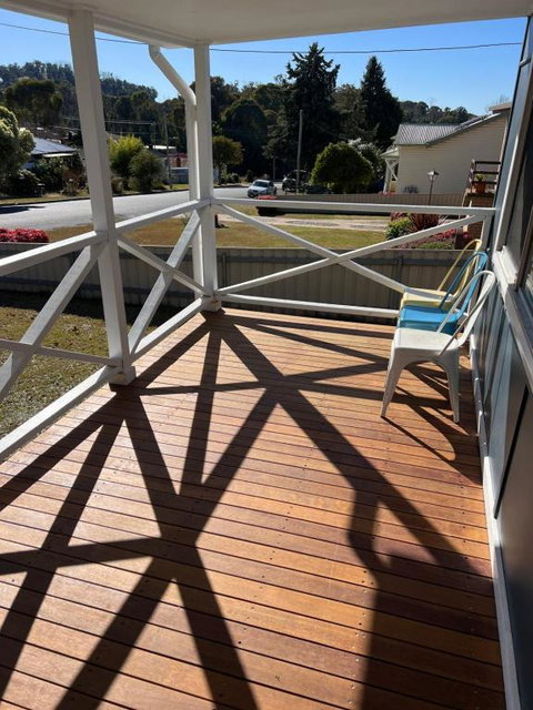 Hillview Farms Town Cottage - Whitsundays Accommodation 3
