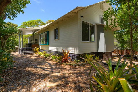 Ibis 15 - Whitsundays Accommodation 0