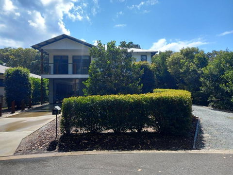 Ibis 9 House - Whitsundays Accommodation 1