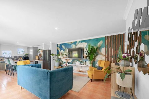 House In Ellenbrook - Whitsundays Accommodation 0