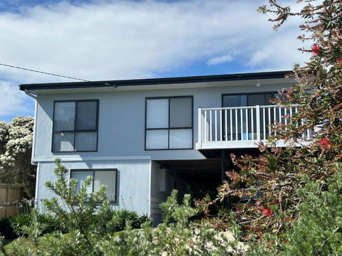 Iconic Beach House On Bruce - Whitsundays Accommodation 0
