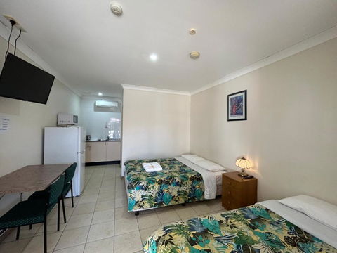 IGrand Motel - Whitsundays Accommodation 0