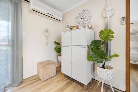 INVERLOCH - 2 Separate Houses In One! - Whitsundays Accommodation 3