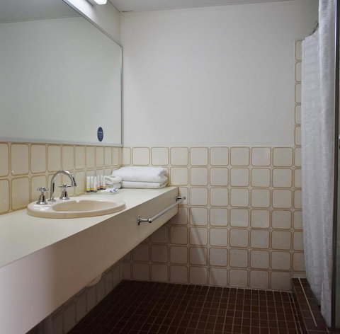 Admiral Motel Bunbury - Whitsundays Accommodation 1