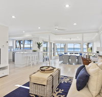 Adrift Retreat - St Georges Basin Waterfront Home - Whitsundays Accommodation