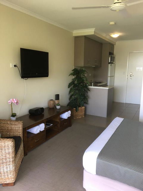 Airlie Central Apartments - Whitsundays Accommodation 0