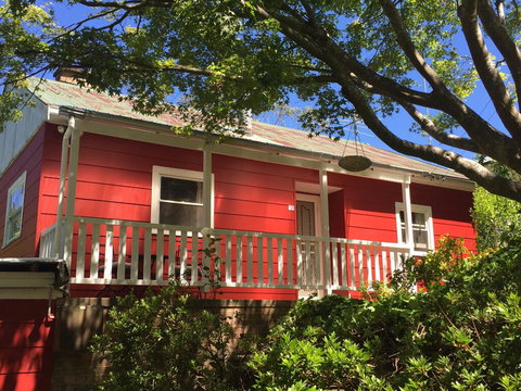 Akarana Cottage - Whitsundays Accommodation 0