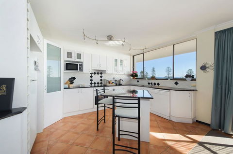 Akuna 23 6 Joffre Street - Whitsundays Accommodation 2