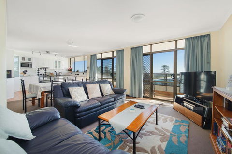 Akuna 23 6 Joffre Street - Whitsundays Accommodation 1