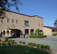 Alamo Motor Inn - Whitsundays Accommodation