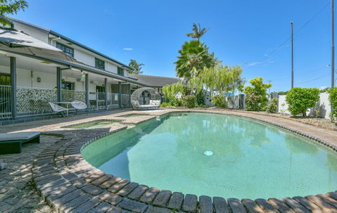Alara Motor Inn - Whitsundays Accommodation 0