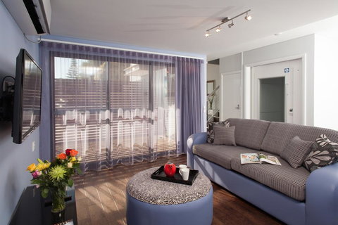 Albany Waves - Whitsundays Accommodation 3