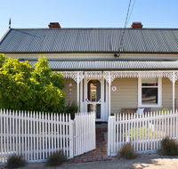 Albert Cottage - Whitsundays Accommodation