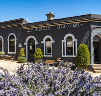 Albert Guest House and Mills Spa Suites - Whitsundays Accommodation
